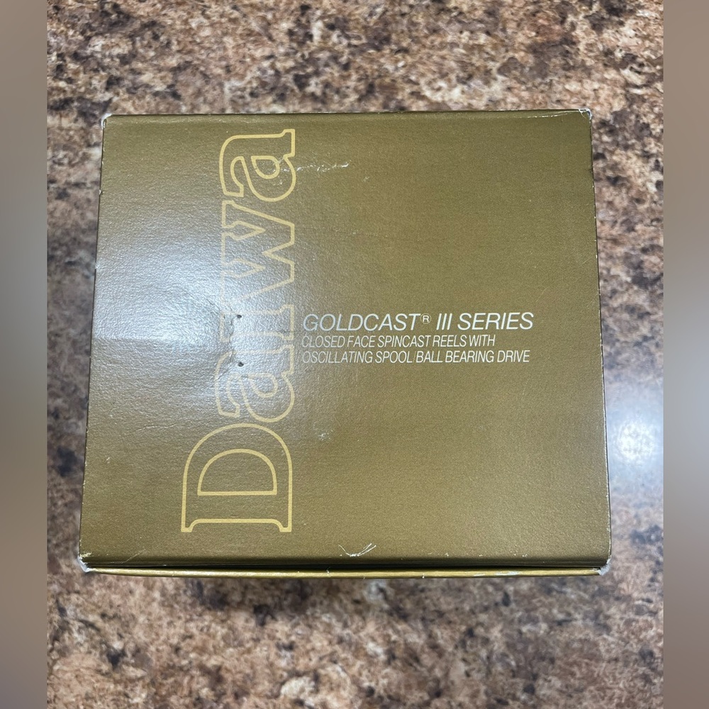 COPY - NEW NIB DAIWA GOLDCAST III SPINCAST FISHING REEL